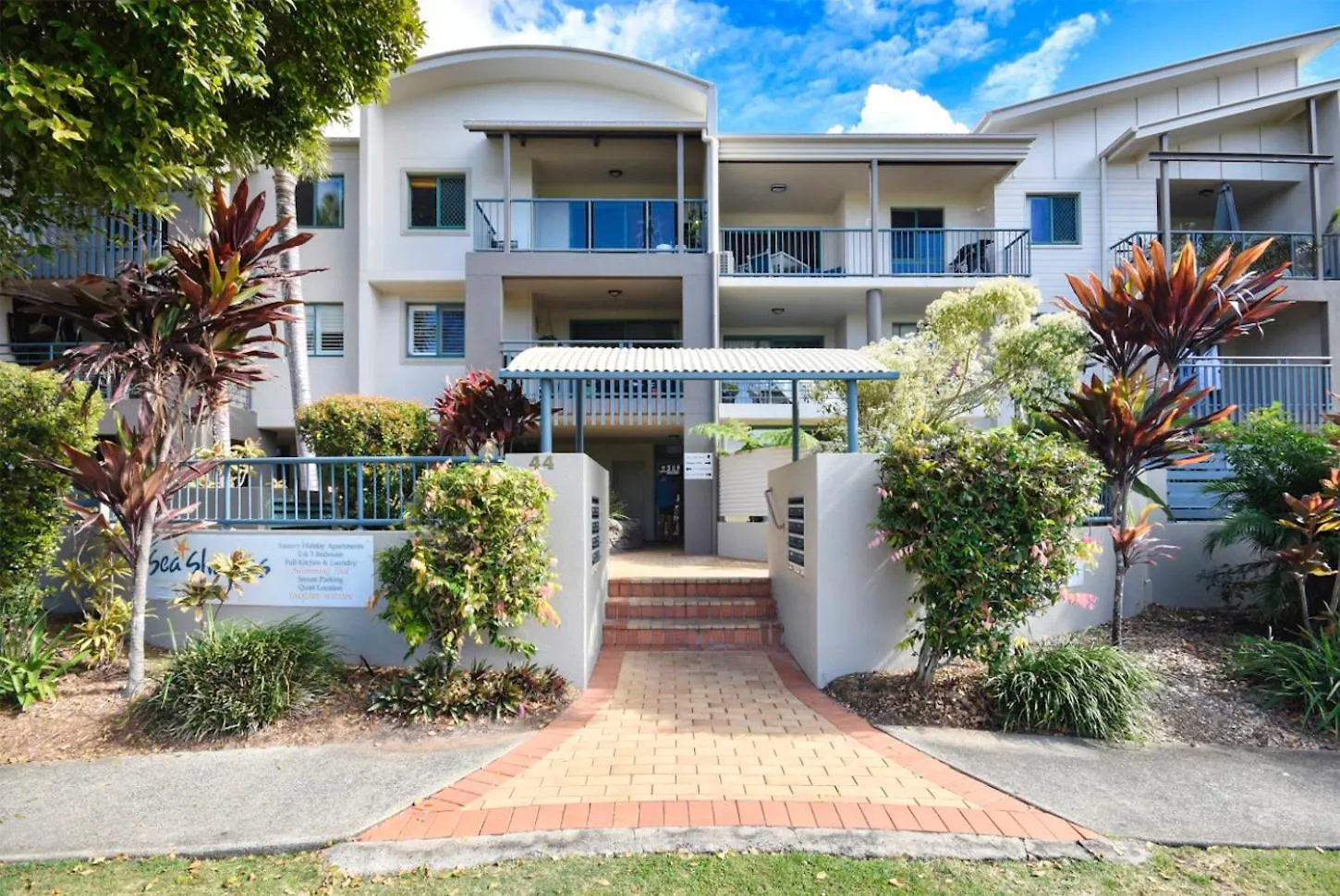 Maroochydore Stylish Luxury - Pool / Beach Zd9 0*,  Australia